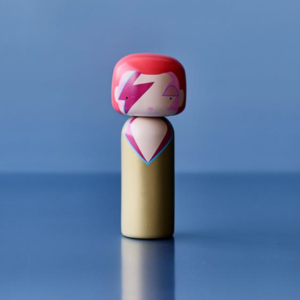 KOKESHI DAVID BOWIE ALADDIN SANE PAR LUCIE KAAS