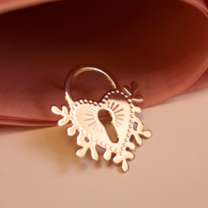 PIN'S CADENAS COEUR PAR CHRISTELLE DIT CHRISTENSEN