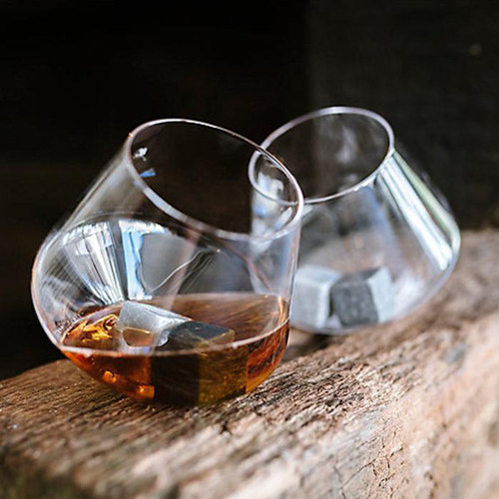 Voici le plus astucieux des services de verres à whisky !