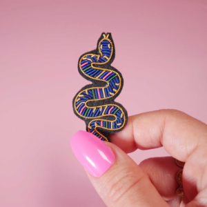 BROCHE BRODÉE SERPENT - MALICIEUSE