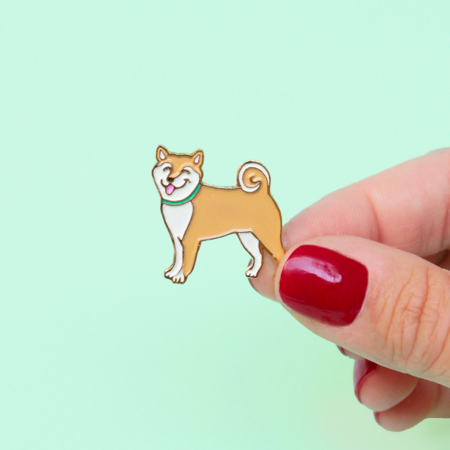 PIN'S CHIEN SHIBA - COUCOU SUZETTE