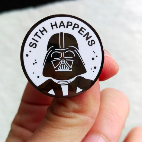 PINS "SITH HAPPENS" DARK VADOR - LA BARBUDA